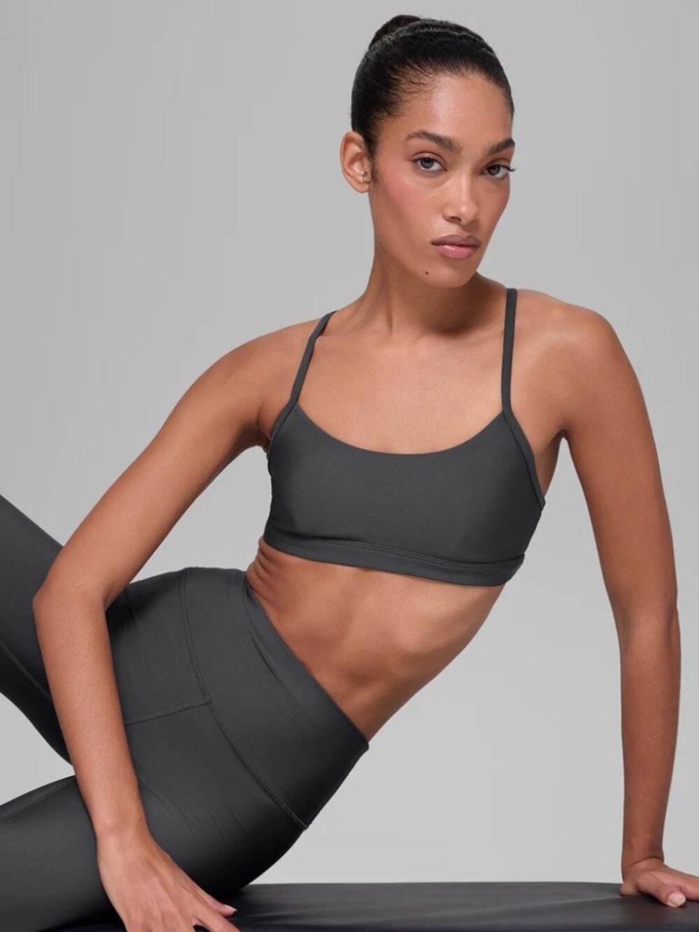 Alo Yoga Airlift Intrigue Bra Anthracite Grey XS NWT